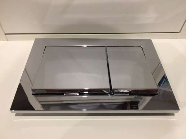 Tece Base plastikowy przycisk spłukujący w wersji chrom połysk 9240701 do stelaży podtynkowych wc firmy Tece.-image_Tece_9.240.701_1