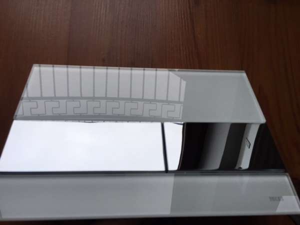 Metalowo-szklany przycisk spłukujący Tece Square białe szkło/chromowane klawisze - 9.240.802-image_Tece_9.240.802_6